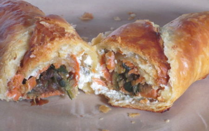 Minis croissants feuilletés au saumon et courgettes