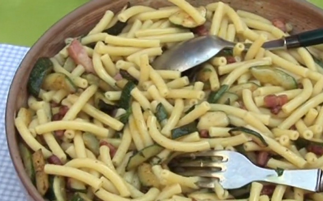 Délice de pâtes aux courgettes croquantes