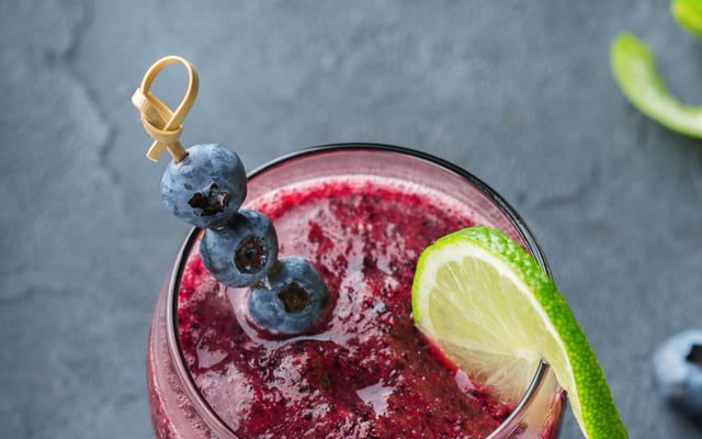 Margarita aux myrtilles