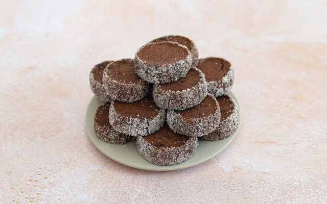 Duo de sablés diamant à la vanille et au cacao