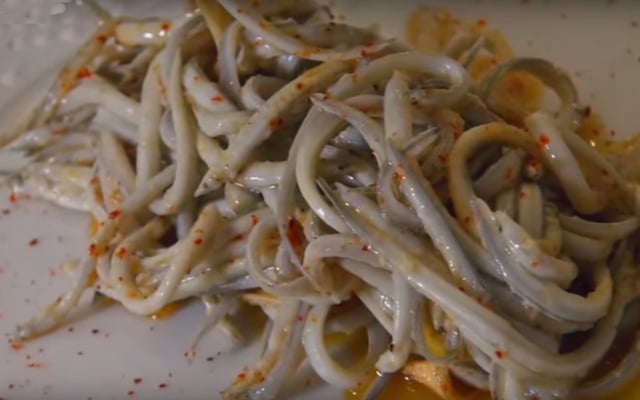 Poêlée de civelles ou pibales