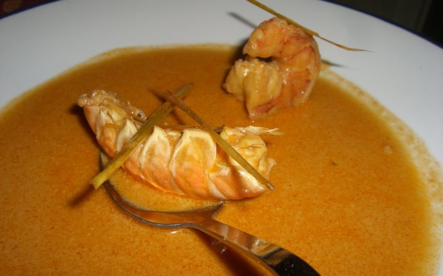 Gambas et langoustines façon américaine légèrement parfumées de citronelle