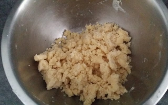 Tarte rhubarbe amandine en crumble