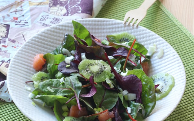 Salade au saumon fumé et kiwi