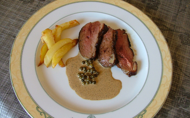 Magrets de canard sauce poivre vert classiques