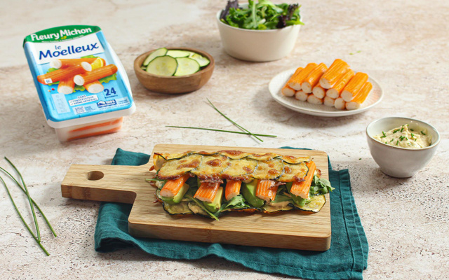 Wrap de courgettes au surimi, avocat, roquette et houmous