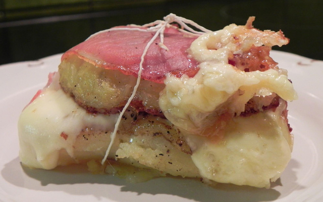 Fromage à raclette en paupiette de pommes de terre