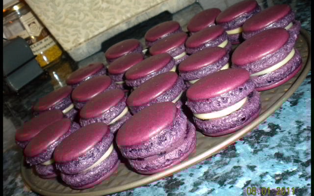 Macaron violet au bon goût de spéculoos