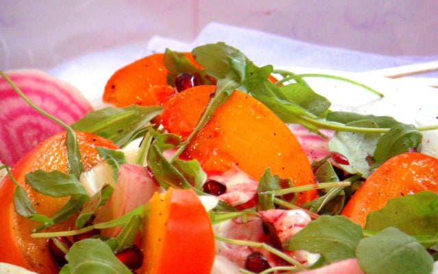 Salade de kaki Persimon, fenouil et betterave à la grenade