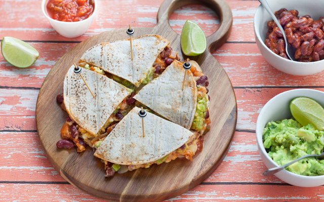 Fajitas façon quesadillas aux avocats, cheddar et haricots rouges
