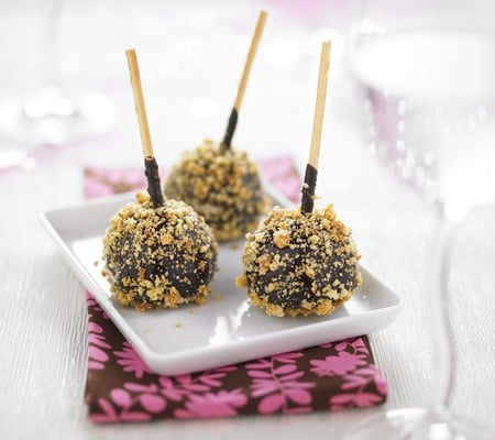 Sucettes de pâte à tartiner croquantes