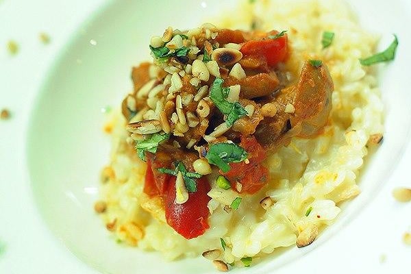Risotto crémeux aux champignons de Paris cuisinés à la tomate et mascarpone