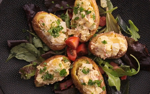 Pommes de terre au four farcies à la viande de grison