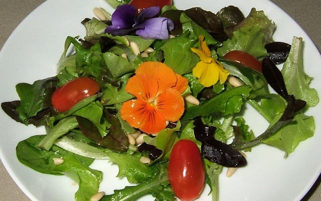 Salade fleurie