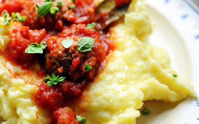 Boulettes de viande au ketchup épicé