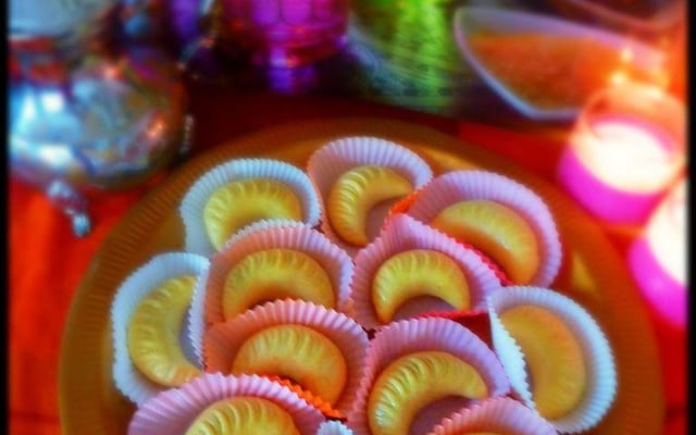 Ka'b al  ghazal aux dattes et amandes (cornes de gazelle)