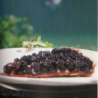 Tarte aux mûres et à la gelée de groseille