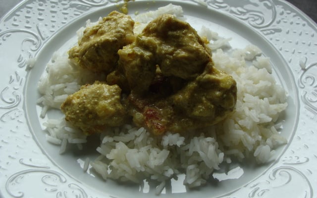 Poulet au curry et à la noix de coco