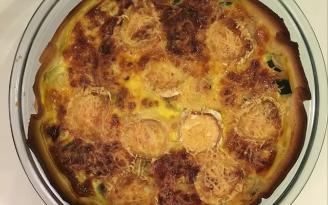 Tarte jambon-courgettes gratinée au chèvre