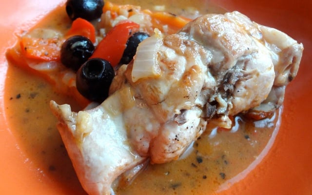 Lapin, coulis de poivrons