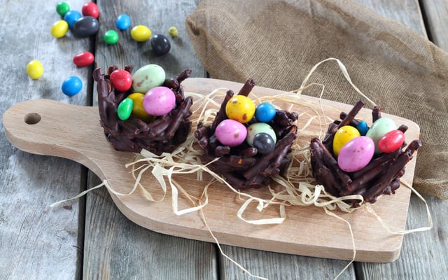Nids de Pâques au chocolat noir