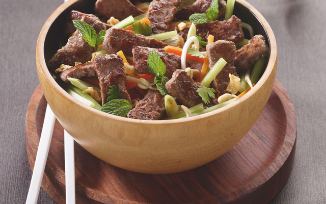 Salade Bobun et son haché au bœuf en émincés