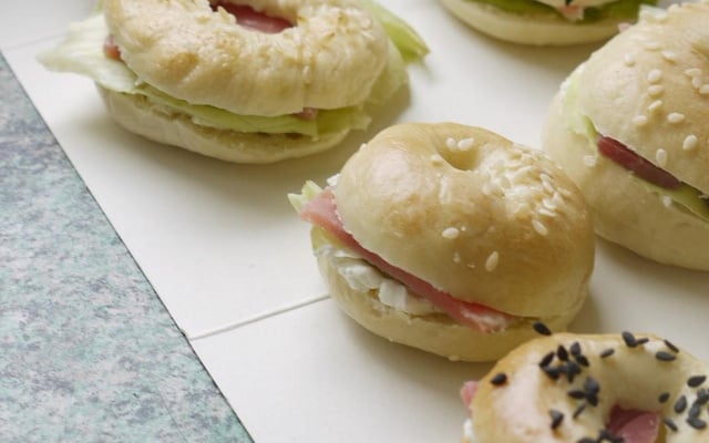 Minis Bagels maison (bœuf et serrano)