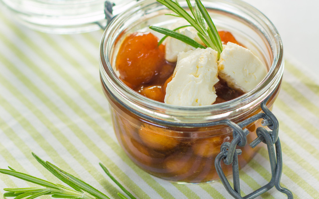 Verrines de billes de melon caramélisé au vinaigre balsamique et quenelles de Carré Frais