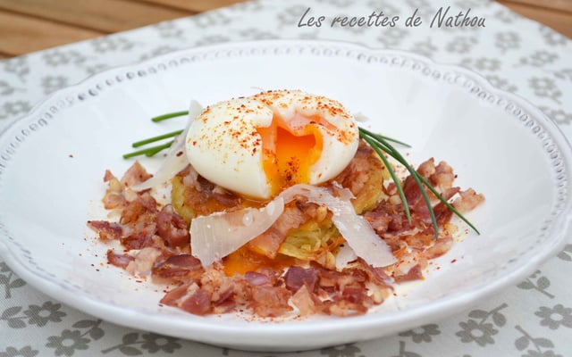 Galettes de pommes de terre et œuf mollet "façon carbonara"