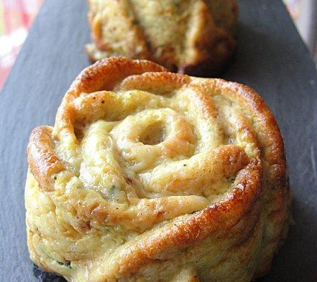 Clafoutis de courgettes, chèvre et noix