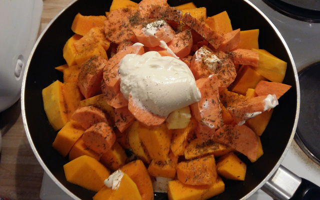 Gratin de courge butternut & patate douce aux noisettes