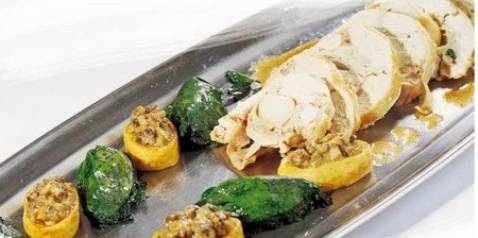 Ballotine de volaille farcie aux noix de Saint-Jacques et Fourme d'Ambert