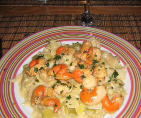 Coquilles Saint Jacques sur lit de poireaux