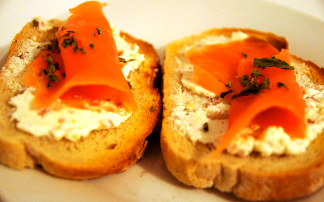 Tartine carré frais et saumon fumé