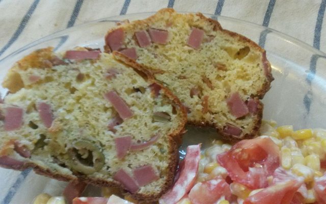 Cake aux lardons et olives