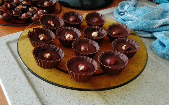 Chocolat noir et noisettes