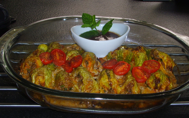 Fleur de courgette farcie à la sauce menthe