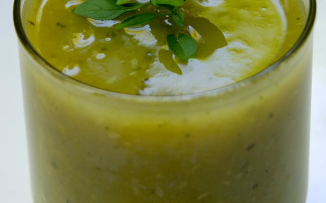 Velouté de courgettes au basilic maison