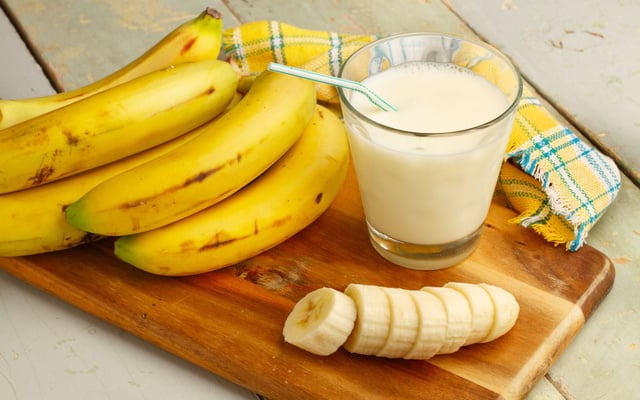 Milk shake au yaourt et à la banane”