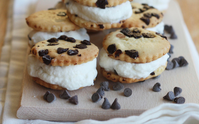Ice cream biscuits