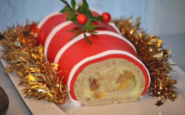 Bûche en habit de Noël aux pommes caramel vanille et marrons glacés