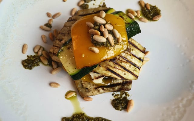 Pyramide de légumes et halloumi