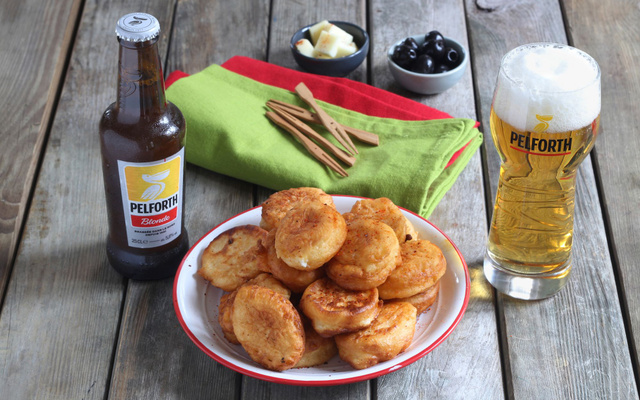 Beignets de fromage basque au piment d'Espelette