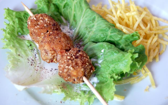 Pépites d'andouillettes aux graines de sésame et wasabi