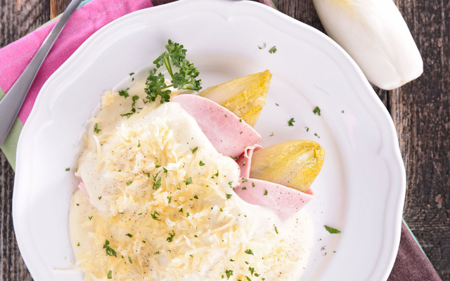 Endives au jambon gratinées