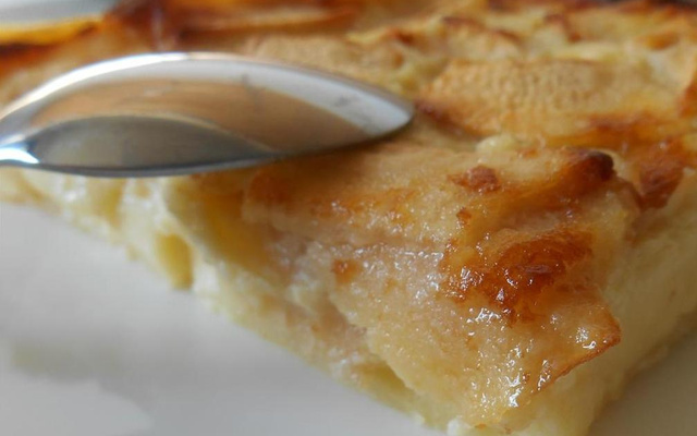 Clafoutis aux pommes parfumées au rhum