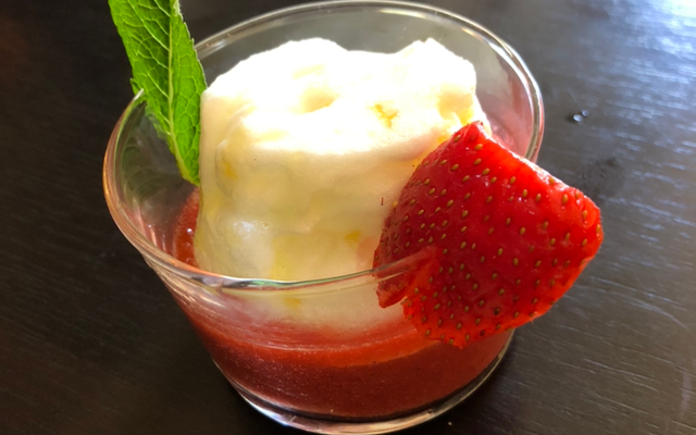 Île flottante aux Fraises du Périgord IGP et à la menthe