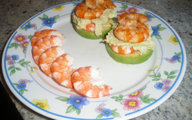 Tartelettes à l'avocat et sa mousse garnie de crevettes au porto!