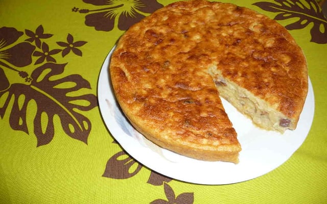 Gâteau de uru aux bananes séchées et pamplemousse