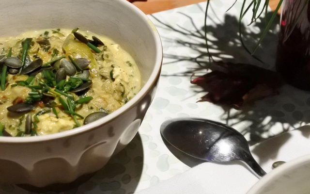 Porridge aux épinards et lait de coco